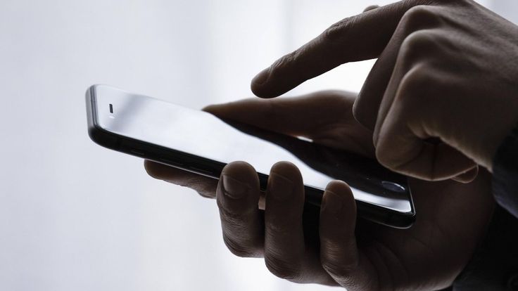 Entre a privacidade e a liberdade de expressão.